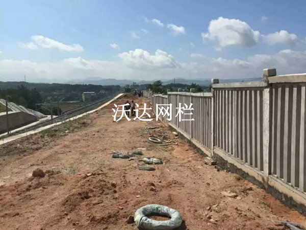 贛鐵路客專刺絲滾籠項(xiàng)目工程圖片3